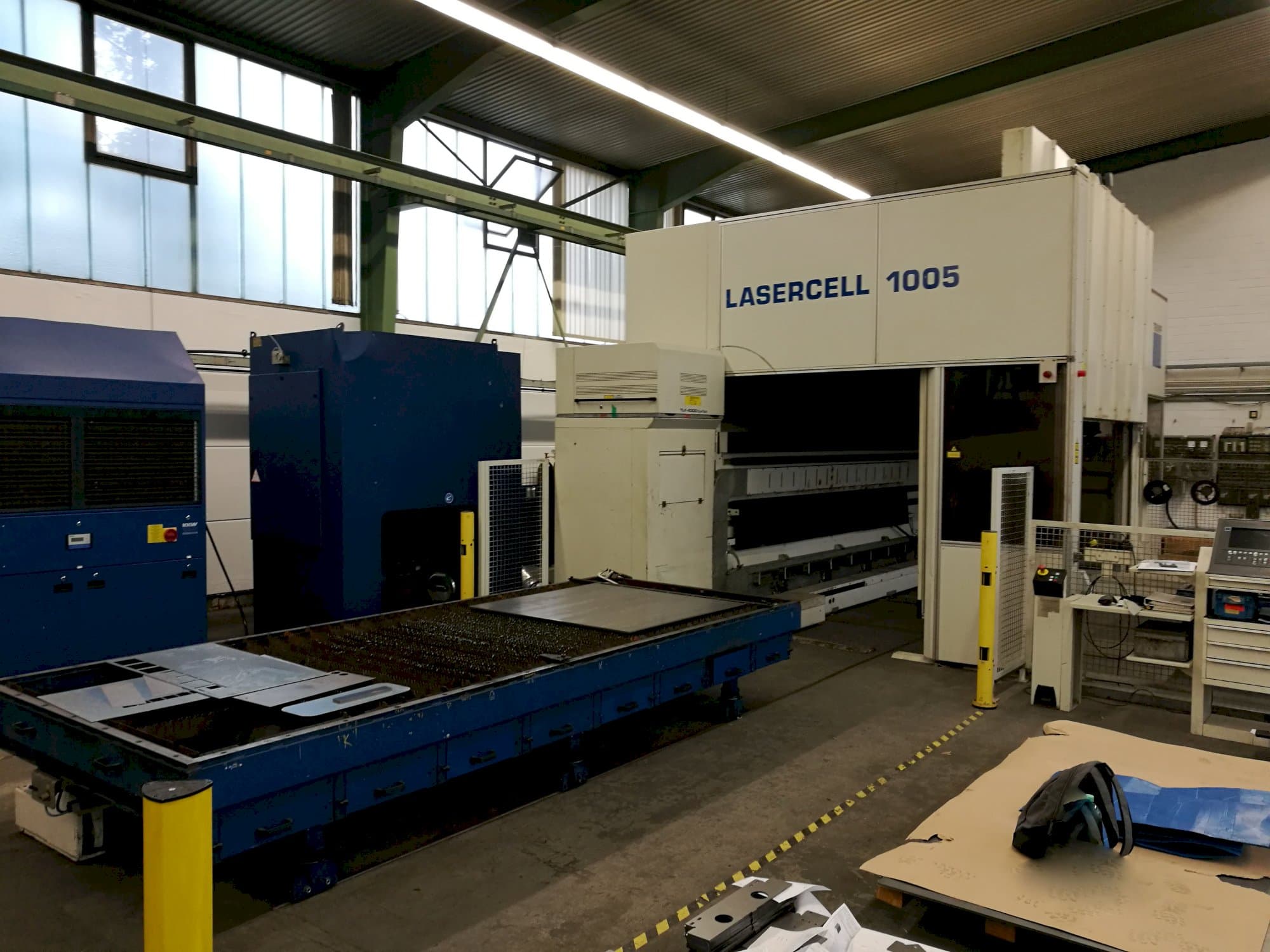 Levý pohled na Trumpf Lasercell TLC 1005 stroj
