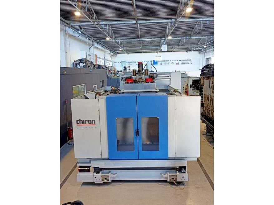 Čelní pohled na CHIRON DZ24 WM HS stroj