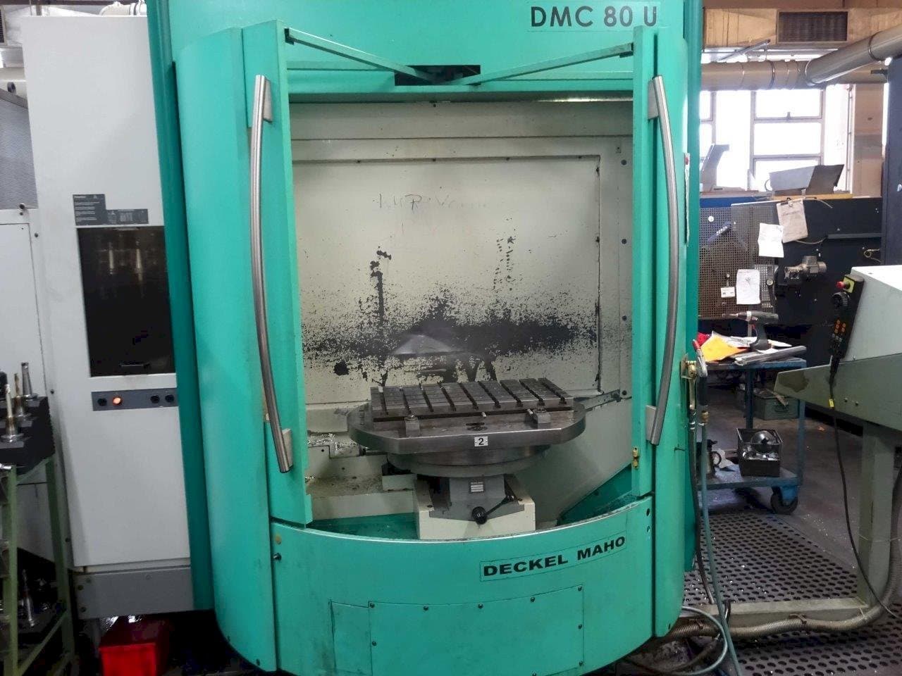 Čelní pohled na DECKEL Maho DMC 80 U stroj