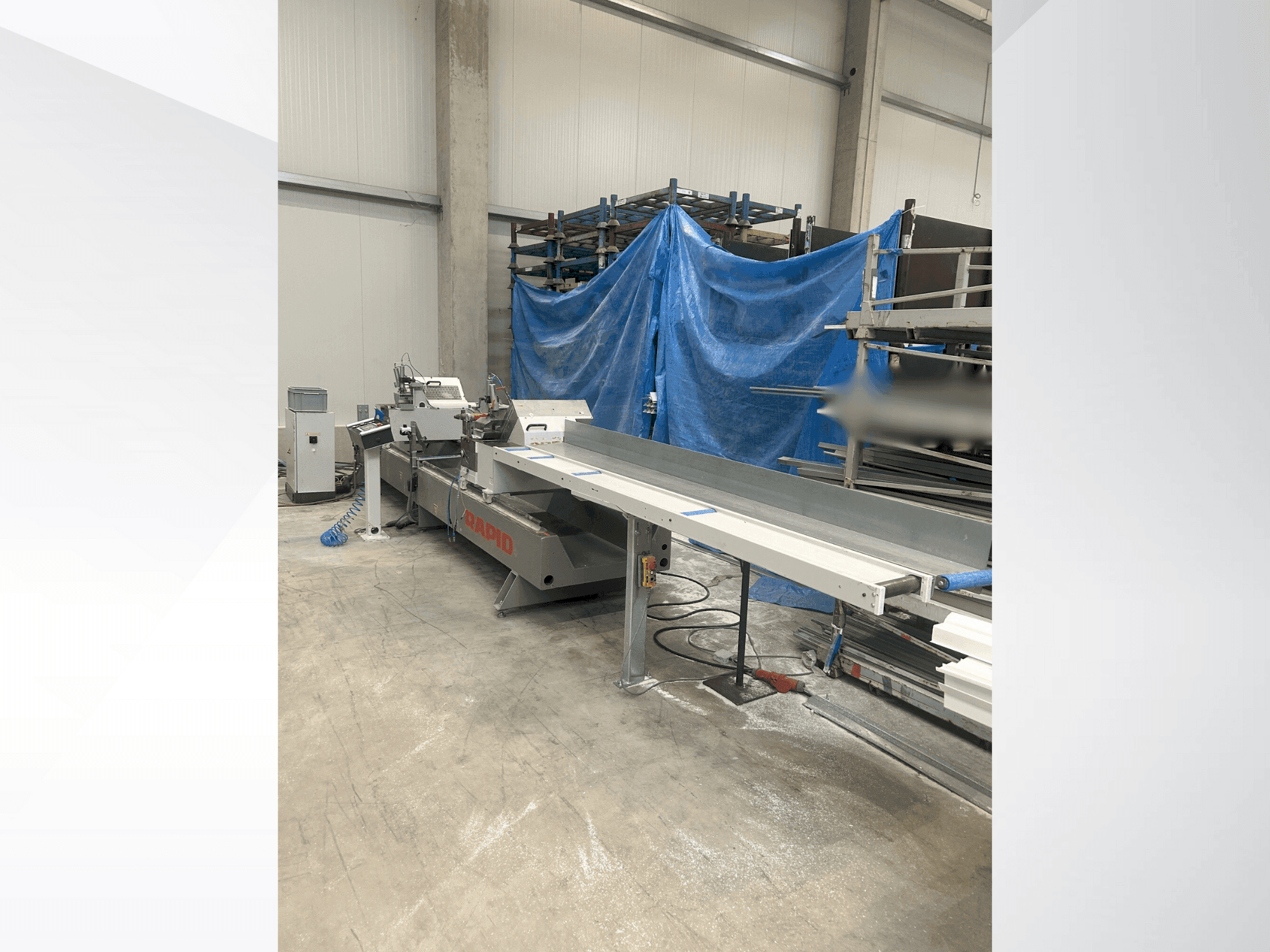 Čelní pohled na RAPID DGL 200-E stroj