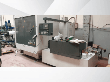 Čelní pohled na FANUC Aplha-1iA stroj