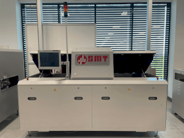 Čelní pohled na SMT UV 3/-3 stroj