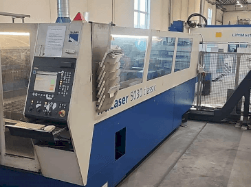 Čelní pohled na TRUMPF TruLaser 5030 classic stroj
