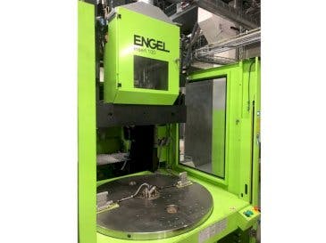 Čelní pohled  na Engel INSERT 500V/100  stroj