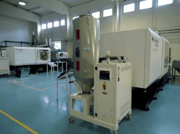 Čelní pohled na SUMITOMO SHI DEMAG IntElect 220/610-750 smart stroj