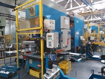 Čelní pohled  na AIDA NC 1-150  stroj