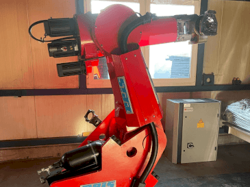 Čelní pohled  na Reis SRV 130  stroj