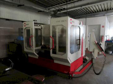 Čelní pohled  na HERMLE UWF 1202 S  stroj