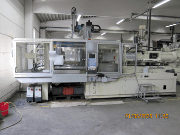 Čelní pohled na Krauss Maffei 350-2700 C2 stroj