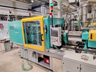 Čelní pohled  na Arburg 520 H 1500-400 (2013)  stroj