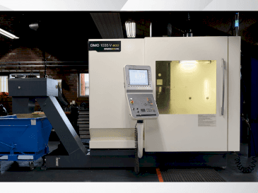 Čelní pohled na DMG MORI DMC 1035V stroj
