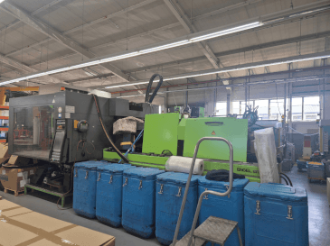 Čelní pohled na Engel Victory 2050H500V/300 Combi stroj