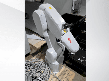 Čelní pohled  na ABB IRB 1200-5/0.9  stroj