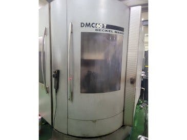 Čelní pohled  na DECKEL MAHO DMC 60 T  stroj