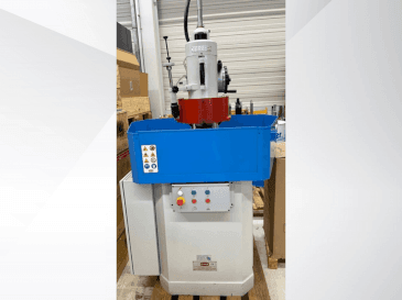 Čelní pohled na O.M.N. SPR 600x300 stroj