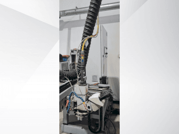 Čelní pohled na TRUMPF TRUPULSE 304 stroj