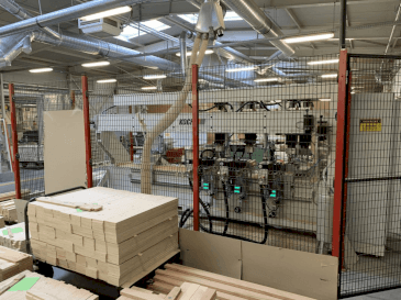 Čelní pohled na KOCH BL 2500 NC select line stroj