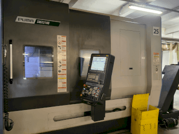 Čelní pohled na DOOSAN SMX 3100 stroj