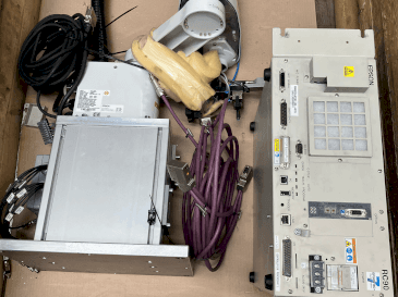 Čelní pohled  na EPSON LS6-602S  stroj