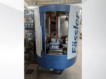 Čelní pohled na FASSLER HMX 400 stroj