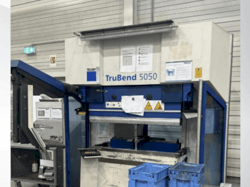 Čelní pohled na TRUMPF TruBend V5050 stroj