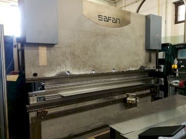 Levý pohled na Safan CNCL-K 120-3100 TS1 stroj