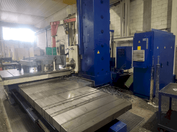 Čelní pohled  na TOS WHN 13.8  stroj