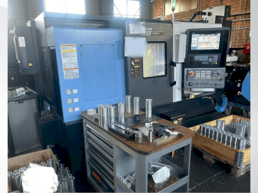 Čelní pohled na DOOSAN LYNX 2100LSYA stroj