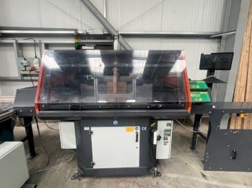 Čelní pohled na TIGER UKA 600 Cross cut installation stroj