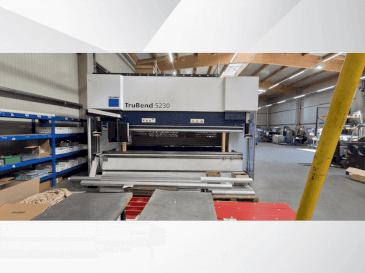 Čelní pohled na TRUMPF TruBend 5230 stroj