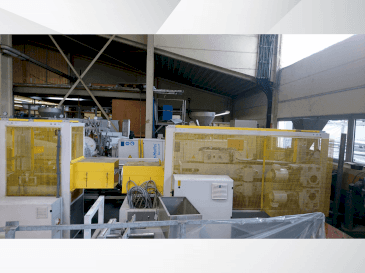 Čelní pohled na Krauss Maffei KMD 75 XS/P stroj