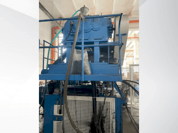 Čelní pohled na KAUTEX KEB 120 stroj