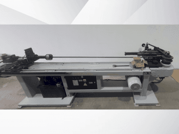 Čelní pohled  na UZMA MAKINA UZH76  stroj