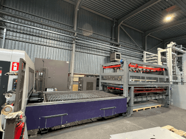 Čelní pohled na Bystronic ByTrans 3015 Standard stroj