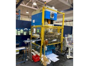 Čelní pohled  na AIDA NC 1-150  stroj