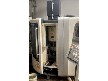 Čelní pohled  na DMG ultrasonic 10 sauer  stroj