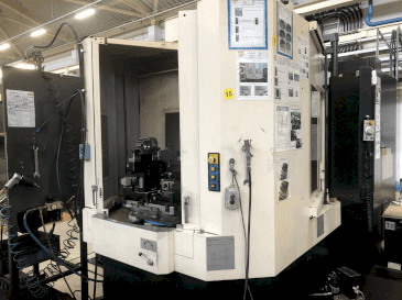 Čelní pohled na Makino a61-5XR stroj