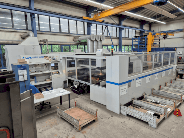 Čelní pohled  na LVD Impuls 4020  stroj