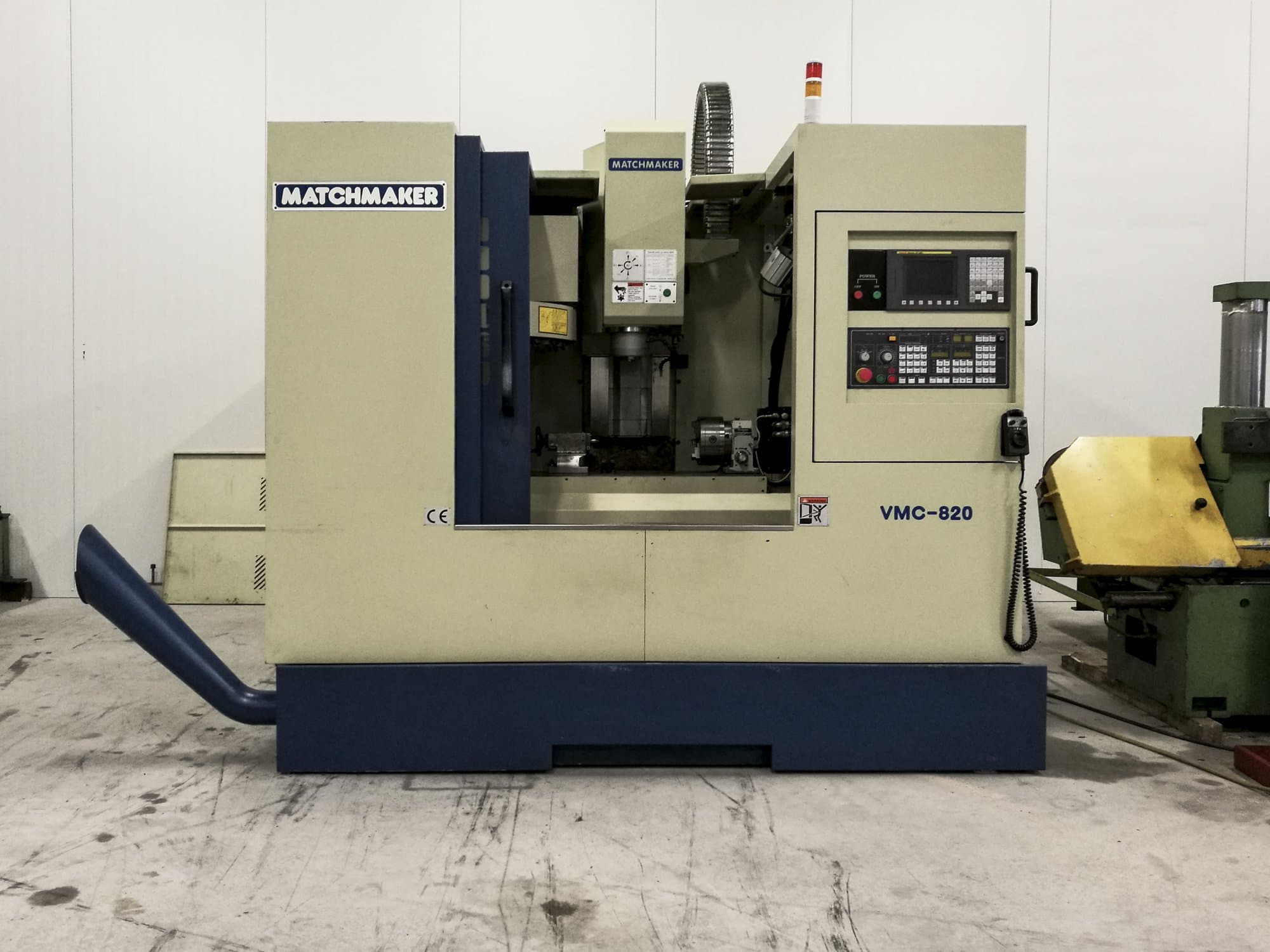 Čelní pohled na Matchmaker VMC-820 stroj