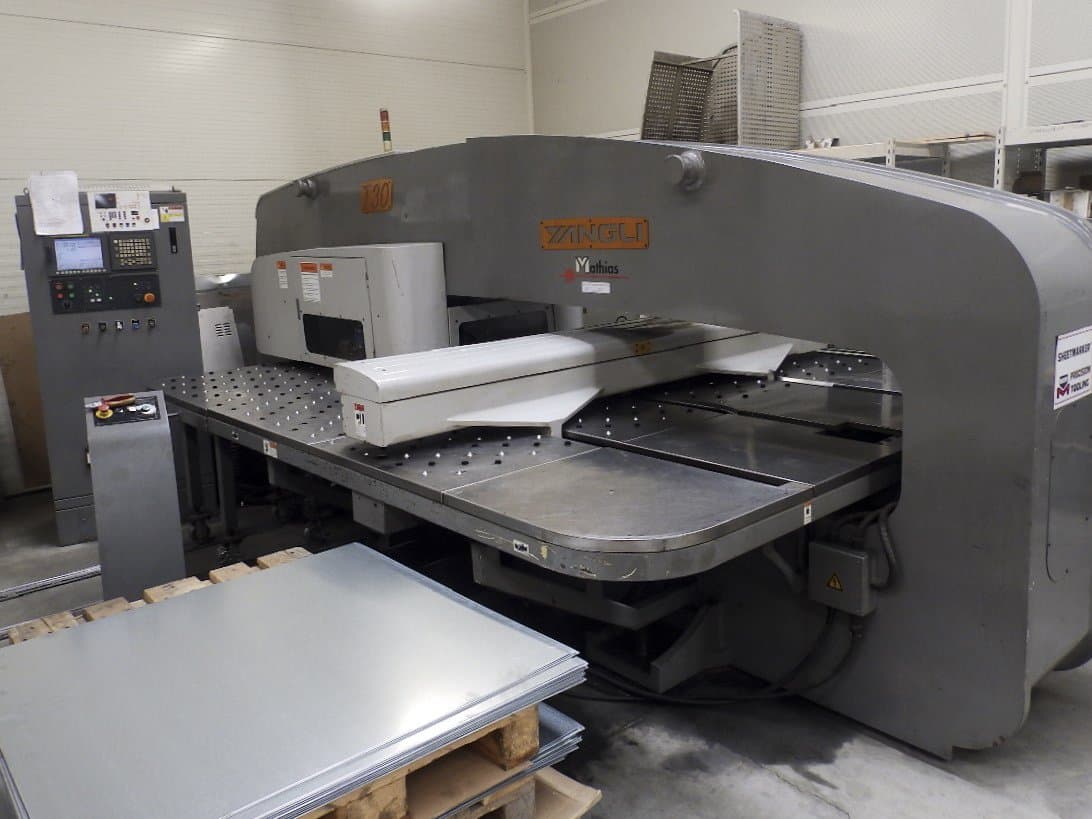 Levý pohled na Yangli T30 stroj