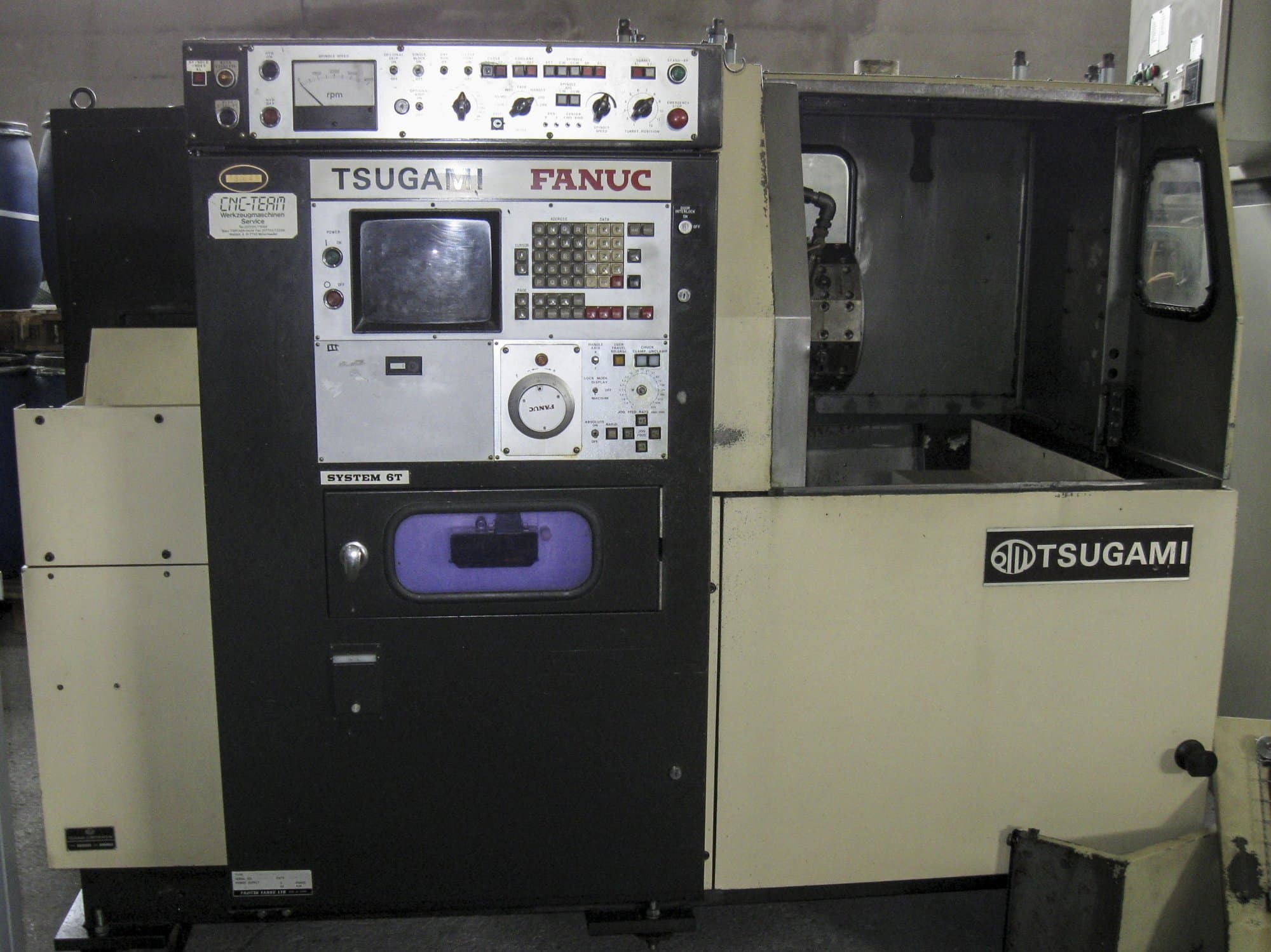 Čelní pohled na TSUGAMI T-NCM 45/160 stroj