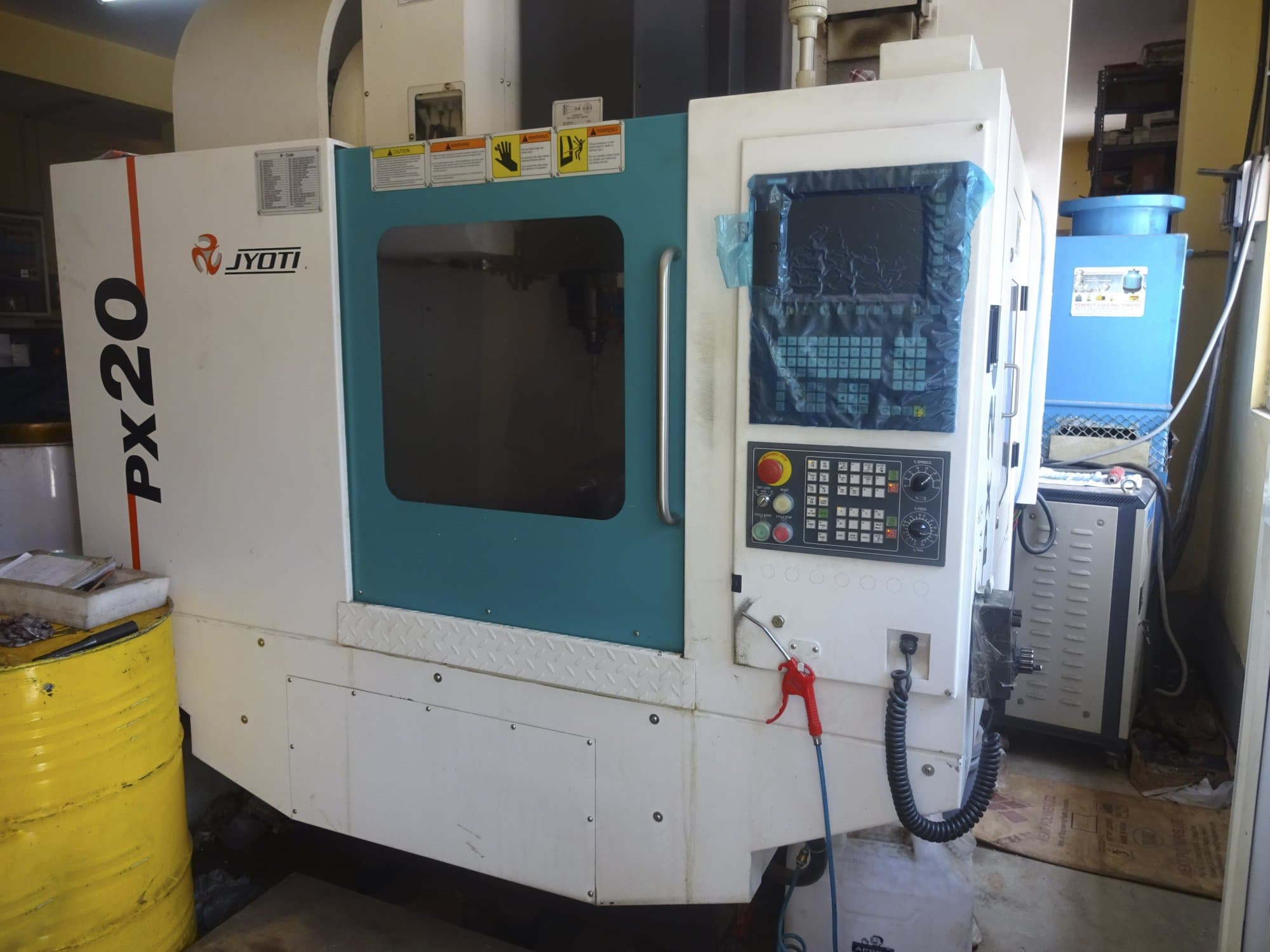 Čelní pohled  1 na JYOTI PX-20 stroj