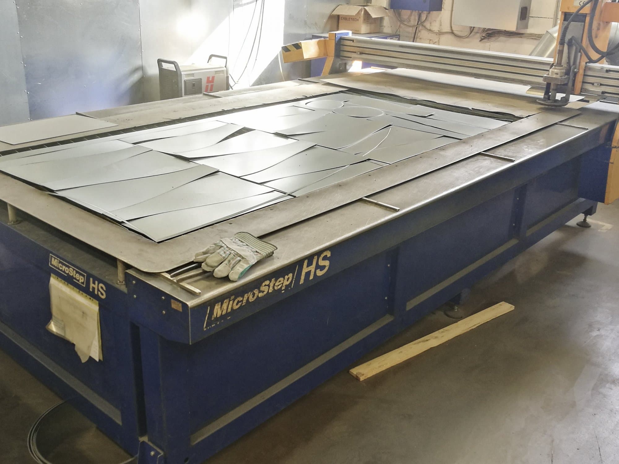Pravý pohled 1 na MicroStep HS 3001.15 P stroj