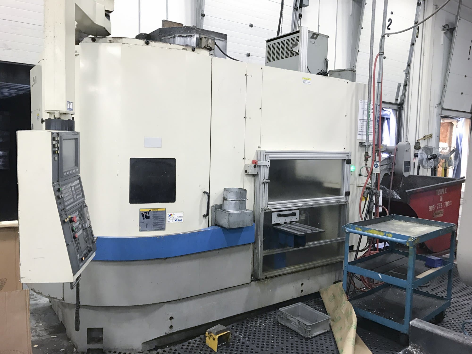 Levý pohled na Okuma LVT 400 stroj