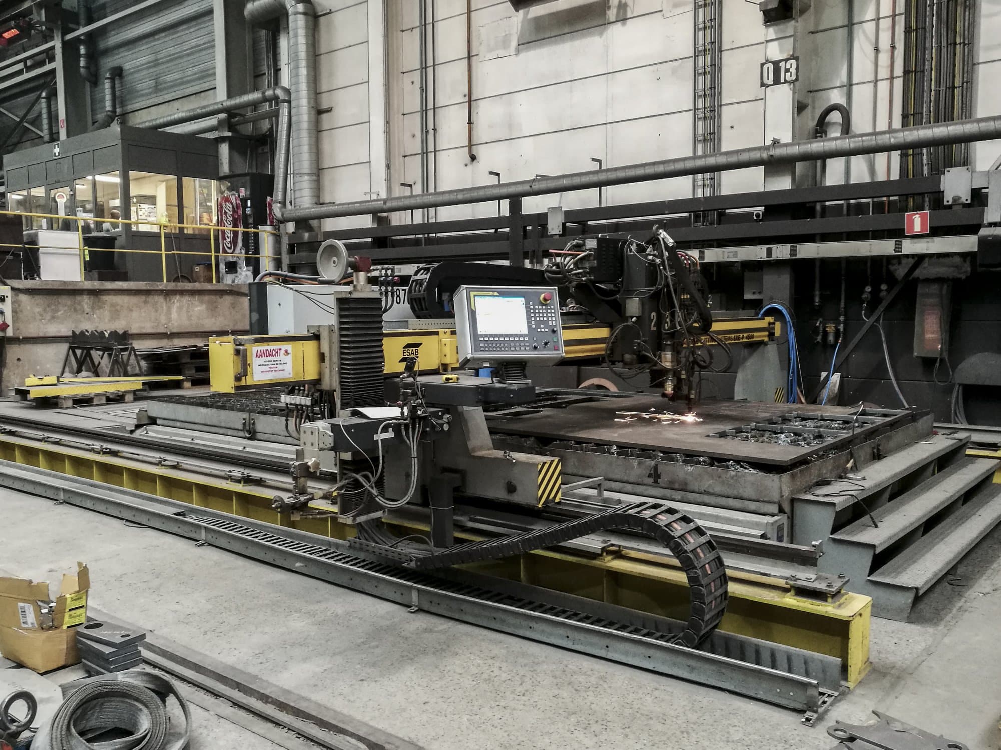 Pravý pohled  na ESAB SUPRAREX SXE-P 4500 stroj