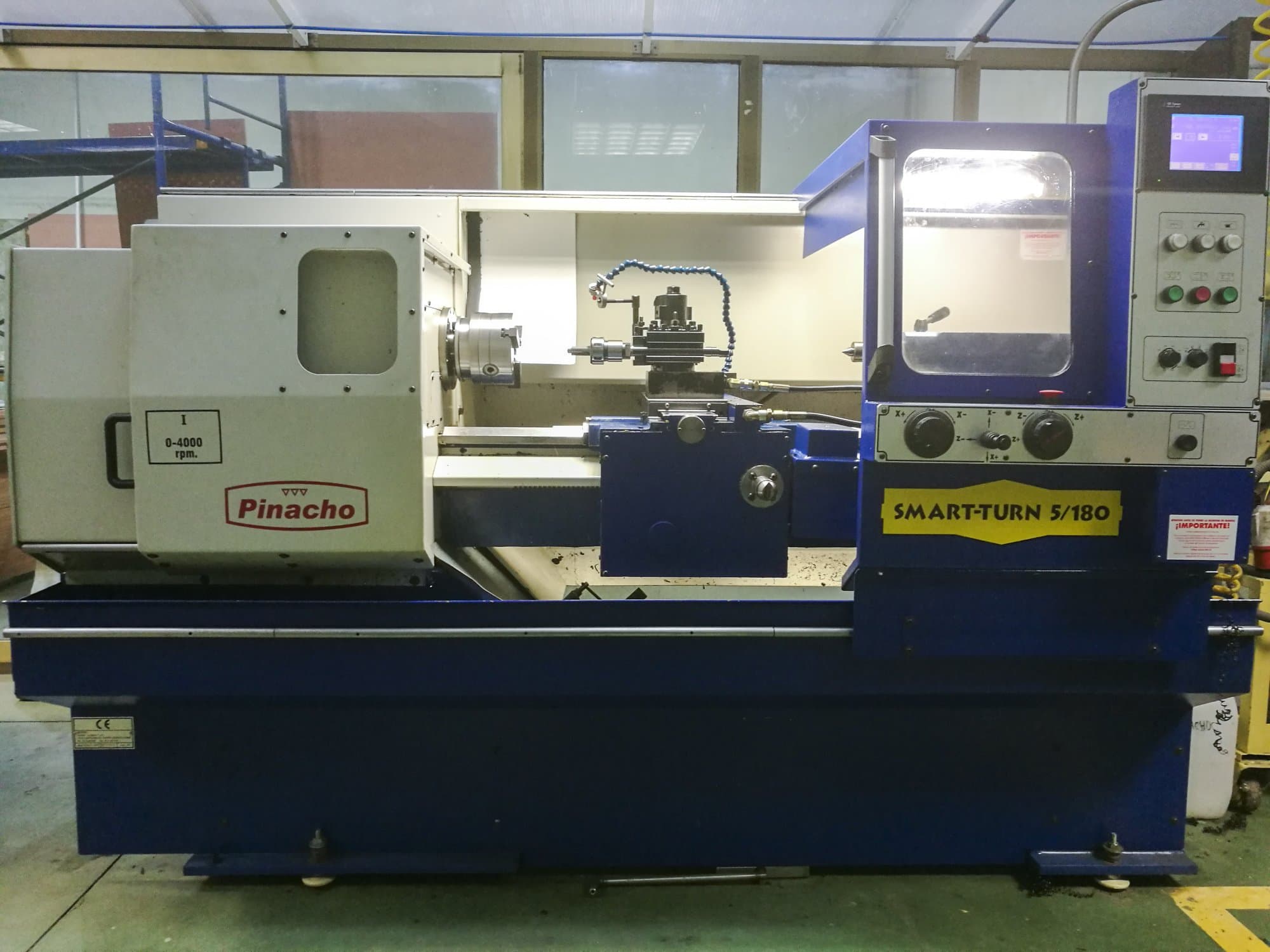 Čelní pohled na Pinacho Smart-Turn 5/180 stroj