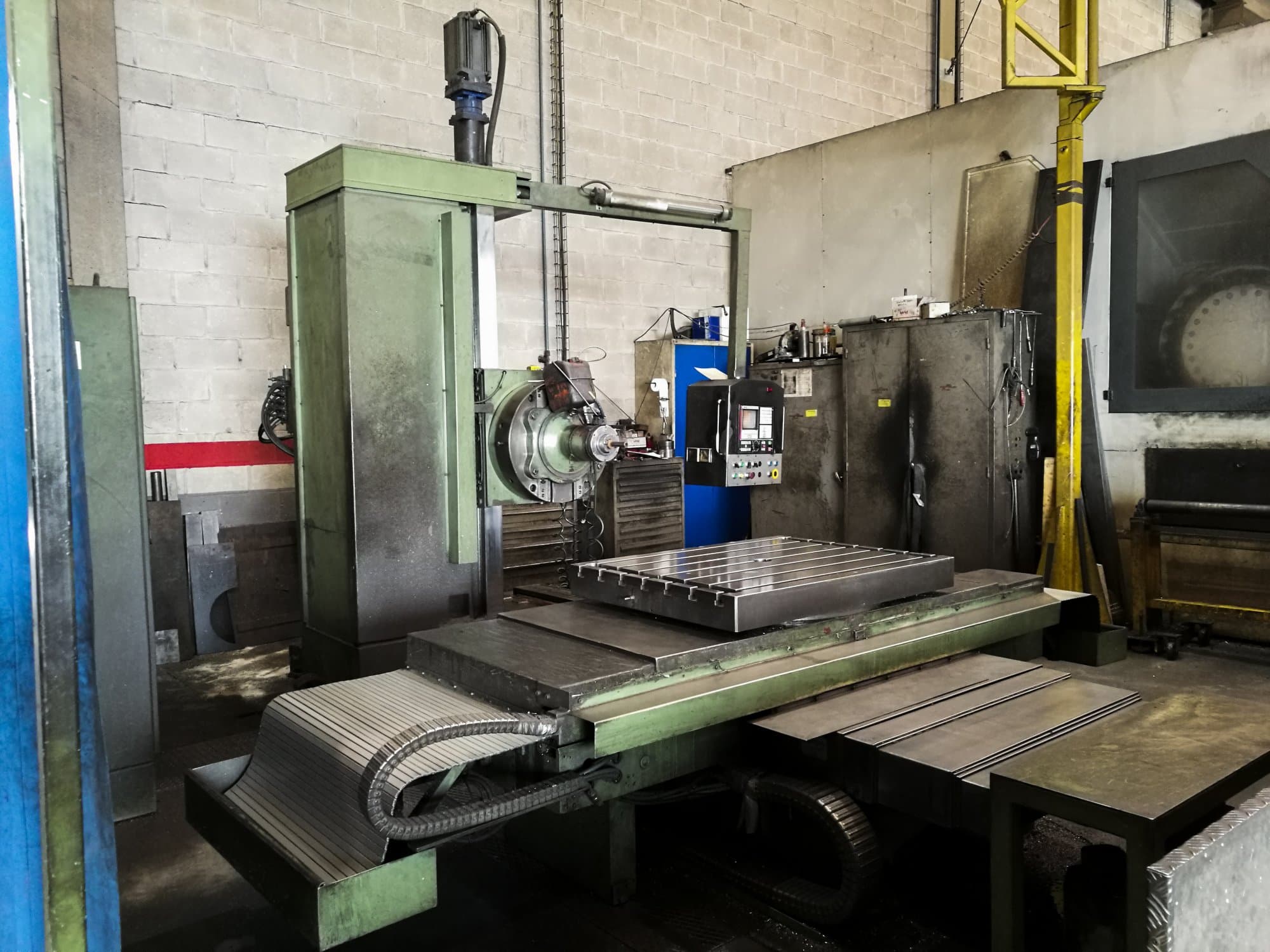 Levý pohled na PEGARD AF8 stroj