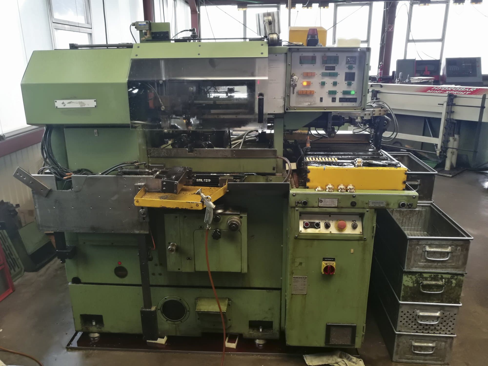 Čelní pohled na KOEPFER 153 B stroj