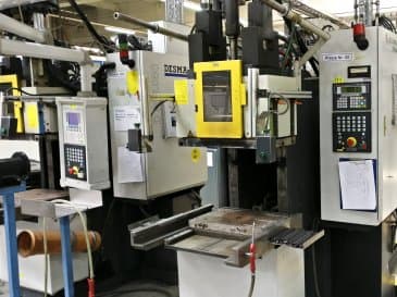 Pravý pohled na Kloeckner Desma 956.050 stroj
