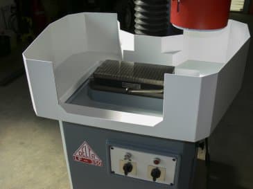 Čelní pohled na DELTA LF-350 stroj